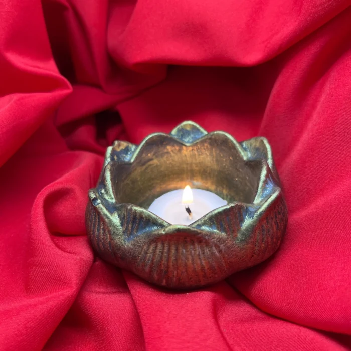 Gold Renk Lotus Figür Mumluk - Görsel 1